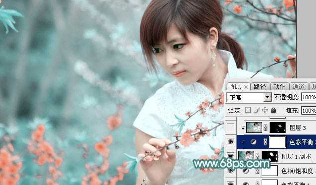 ‘Photoshop将桃花林中的美女加上清爽的古典淡青色‘