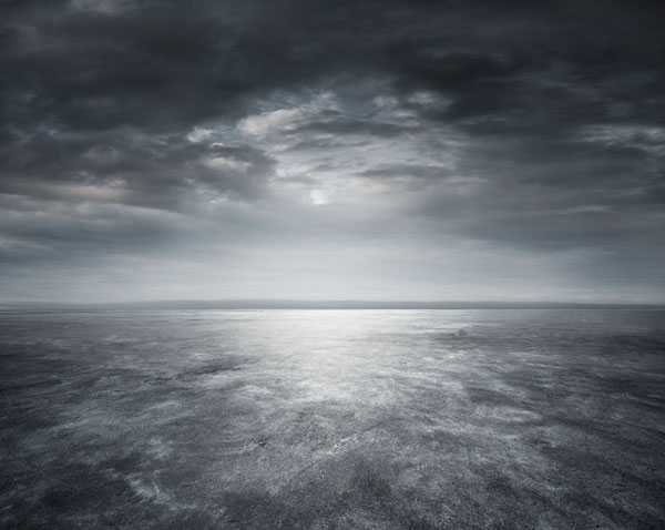 ‘Photoshop设计制作惊险的沙漠战争题材电影海报‘