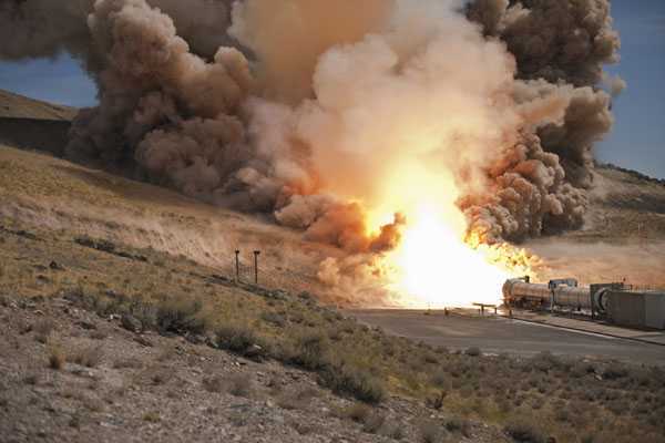 ‘Photoshop设计制作惊险的沙漠战争题材电影海报‘