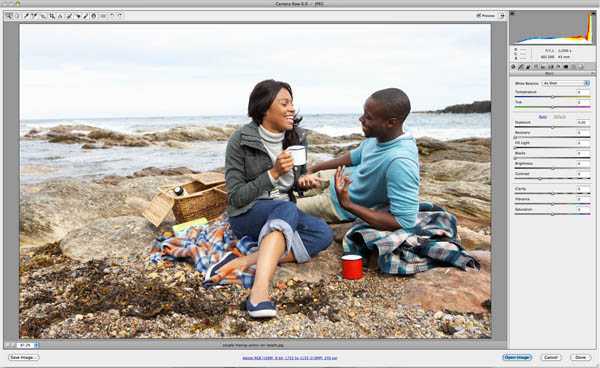 ‘Photoshop将海边人物图片打造出怀旧的暗褐色效果‘