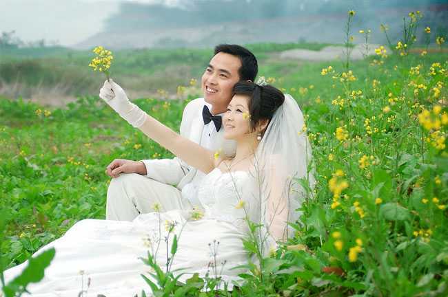‘Photoshop为外景婚片打造出梦幻的蓝青色效果‘