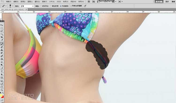 ‘5秒解决PS肩带外露方法技巧教程‘