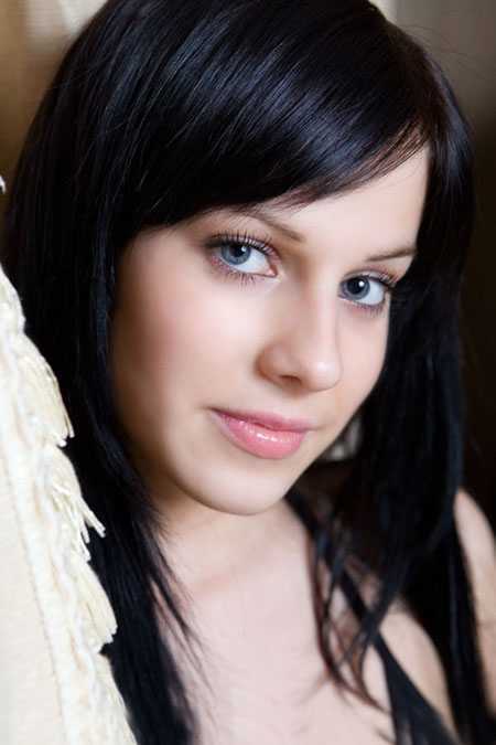 ‘Photoshop将美女图片调成暗调橙绿色‘