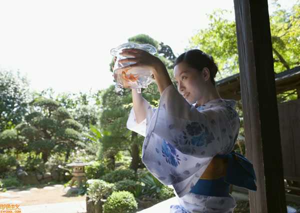 ‘PS合成唯美梦幻青绿色的人物场景教程‘