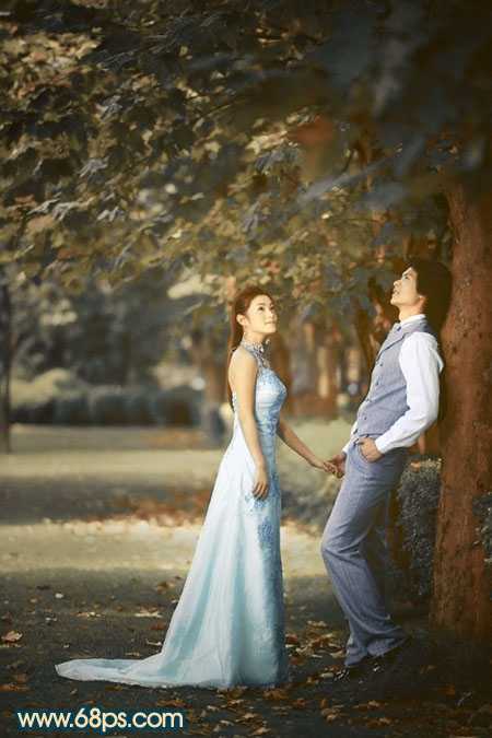 ‘Photoshop将树林婚片调成柔美的暗暖色‘