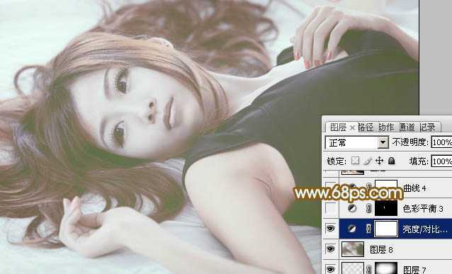 ‘Photoshop将室内美女图片增加淡淡的韩系红褐色‘