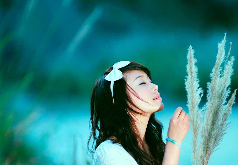 ‘Photoshop使用LAB模式为偏暗的美女图片调出通透的阿宝色效果‘