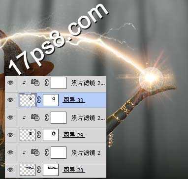 ‘photoshop设计制作万圣节巫婆手握水晶球的魔法海报ps教程‘