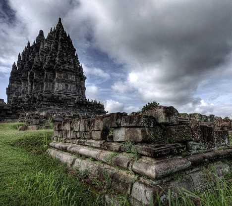 ‘Photoshop制作非常大气的特色产品网页横幅海报‘