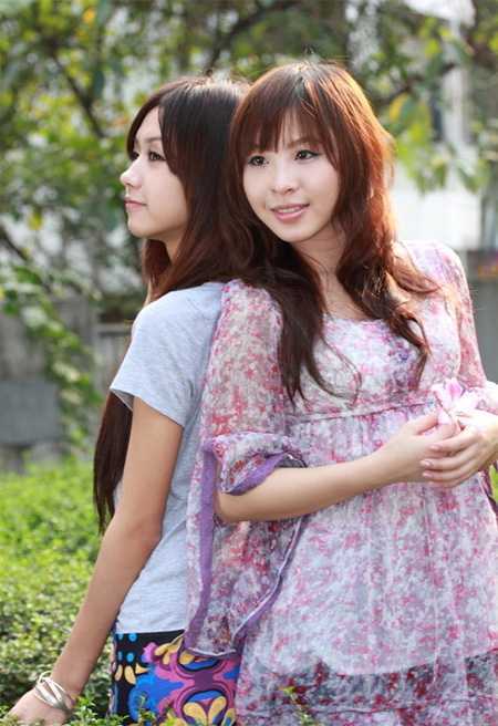‘Photoshop将公园美女调制出柔美的阳光暖色特效‘