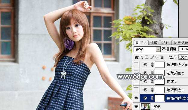 ‘Photoshop为古屋边的美女加上甜美的淡调黄绿色‘