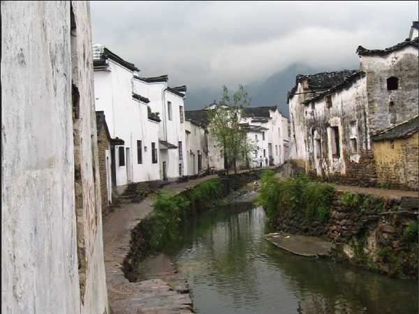 ‘ps简单三步将建筑图片处理成水墨画效果‘