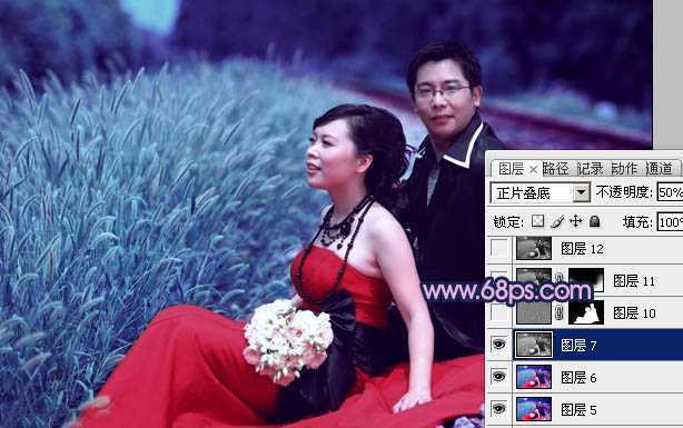 ‘Photoshop将铁轨婚片调制成暗调青蓝色效果‘