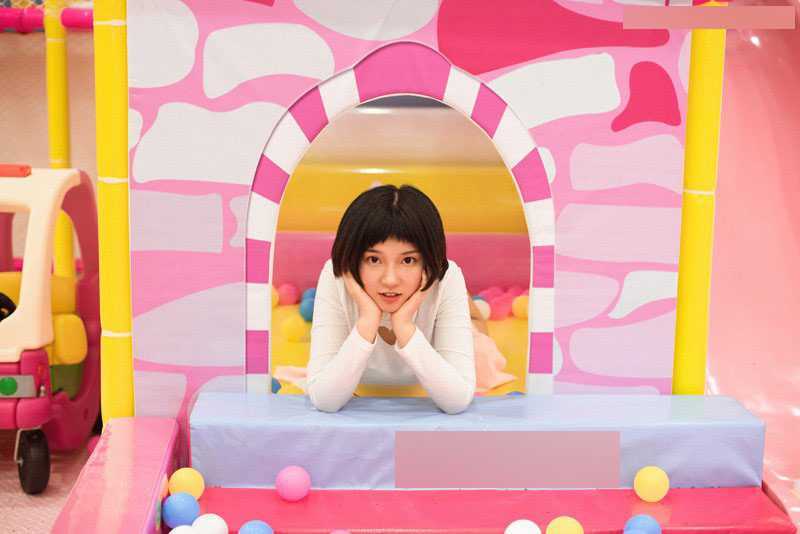Photoshop调出室内人像柔美的暖色日系效果,PS教程,思缘教程网
