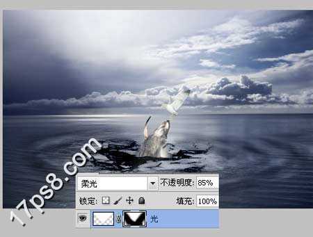 ‘photoshop将合成鲸鱼越出水面掠夺海鸥食物场景效果‘