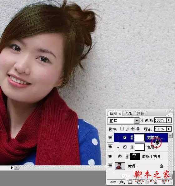 ‘手把手教你如何将黑发美女打造成时尚金发美女‘