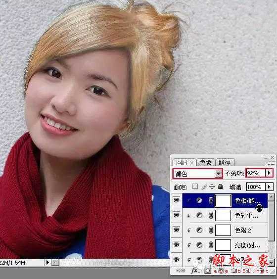 ‘手把手教你如何将黑发美女打造成时尚金发美女‘