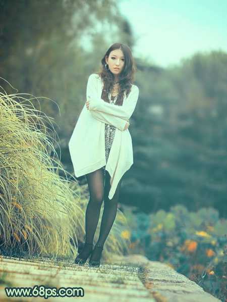 ‘Photoshop给为绿荫中的人物图片调制出韩系淡青色效果‘