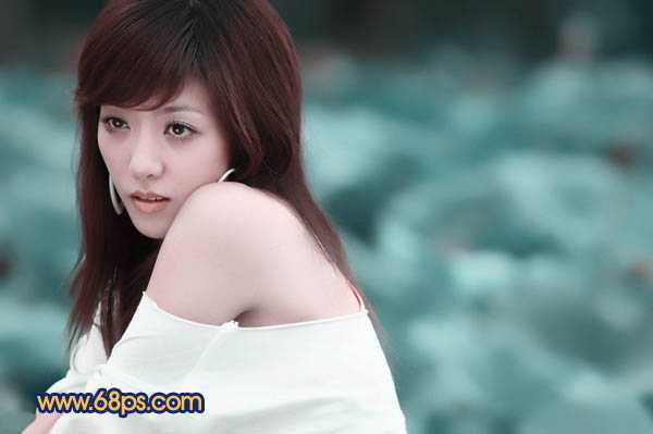 ‘Photoshop将外景人物图片调出绚丽多彩的蓝色调‘