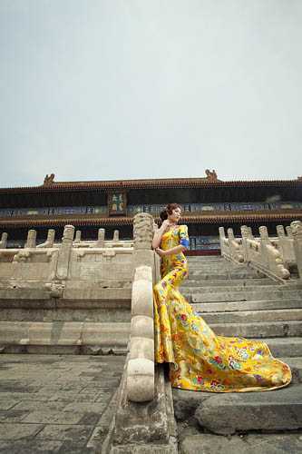 ‘PS给偏灰的古典人物写真照片背景进行润色‘