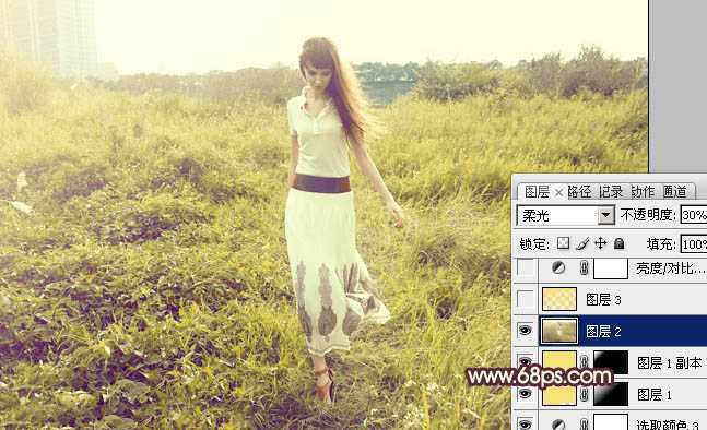 ‘Photoshop将外景人物图片调成柔和的暖黄色‘