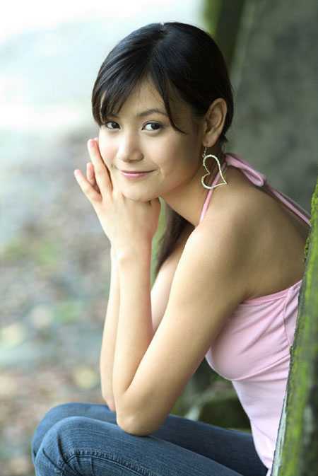 ‘Photoshop为写真人物图片调制出柔美的青红色效果‘