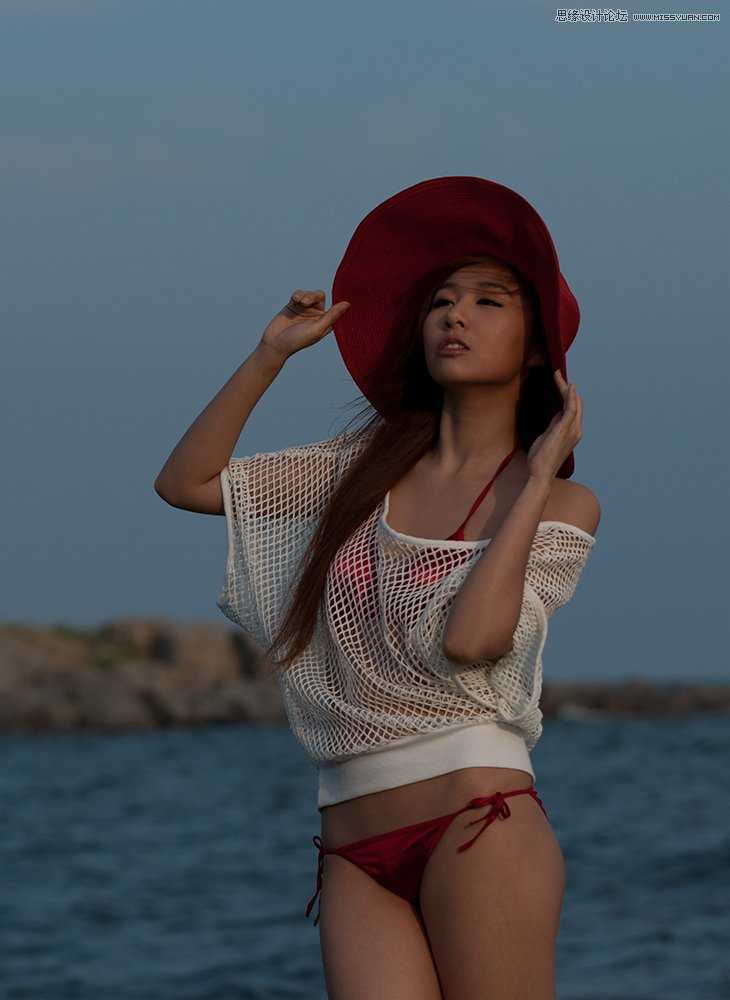 ‘Photoshop调出夏季海边美女唯美清新蓝色调‘