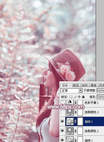‘Photoshop为绿树中的美女加上唯美的青红色‘