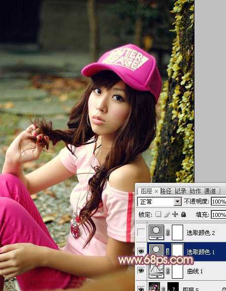 ‘Photoshop将坐地上的美女增加上柔美的古典红褐色‘