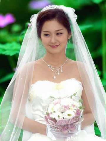 ‘photoshop利用通道抠出透明婚纱‘