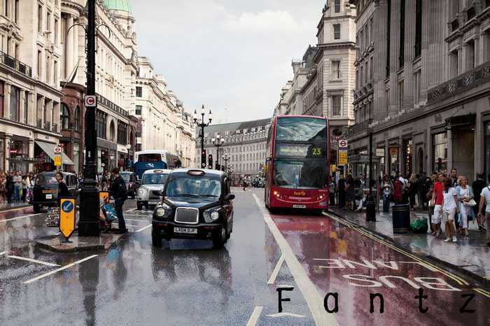 ‘Photoshop将街道图片调出雨水湿润的路面‘