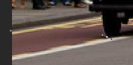 ‘Photoshop将街道图片调出雨水湿润的路面‘