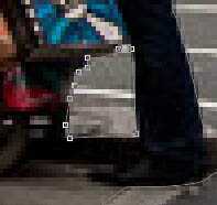 ‘Photoshop将街道图片调出雨水湿润的路面‘