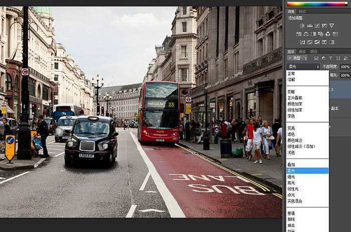 ‘Photoshop将街道图片调出雨水湿润的路面‘