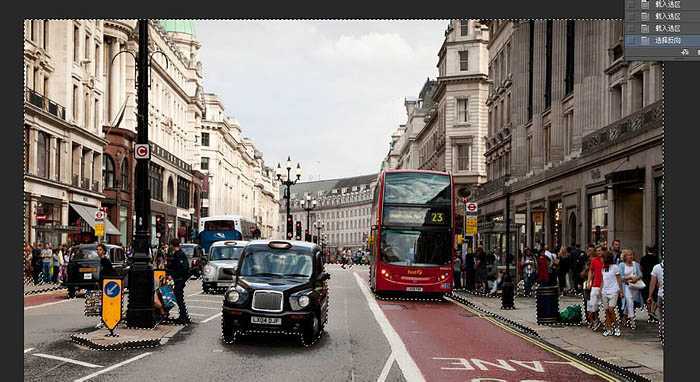 ‘Photoshop将街道图片调出雨水湿润的路面‘