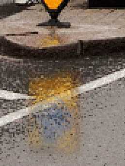 ‘Photoshop将街道图片调出雨水湿润的路面‘