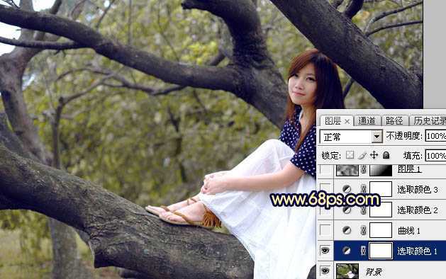 ‘Photoshop调出秋季黄褐色树干上的美女图片‘