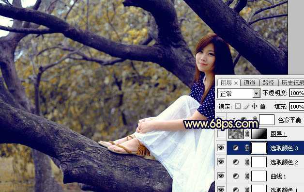 ‘Photoshop调出秋季黄褐色树干上的美女图片‘