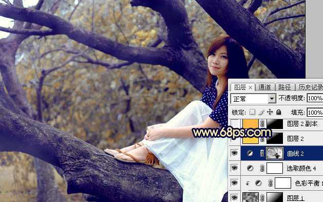 ‘Photoshop调出秋季黄褐色树干上的美女图片‘
