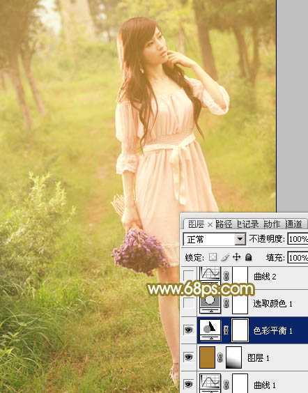 ‘Photoshop将树林人物图片调制出朦胧的淡黄色效果‘