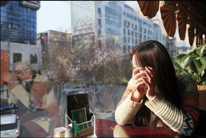 ‘PS鼠绘在茶餐厅静静等待的美女‘