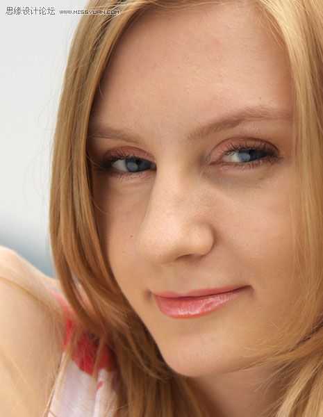 ‘Photoshop快速给人物加上闪亮的蜜唇‘