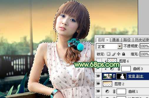 ‘Photoshop为街道边的美女加上暗调青黄色‘