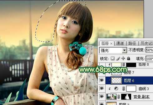 ‘Photoshop为街道边的美女加上暗调青黄色‘