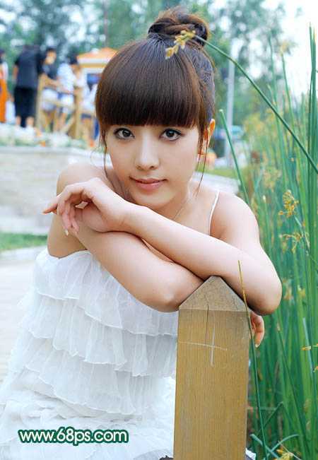 ‘Photoshop将美女图片调出柔美的粉青色‘