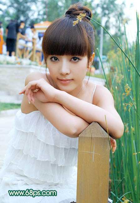 ‘Photoshop将美女图片调出柔美的粉青色‘