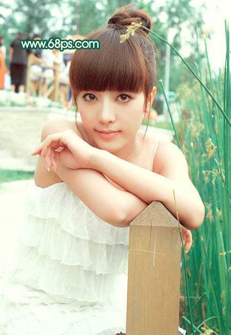 ‘Photoshop将美女图片调出柔美的粉青色‘