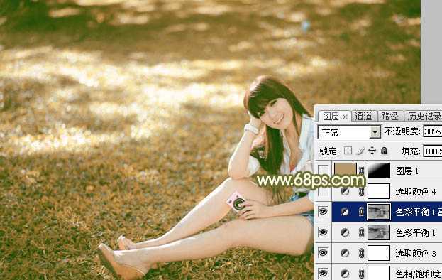 ‘Photoshop为草地上的美女加上甜美的深秋黄褐色‘