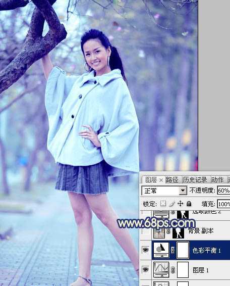 ‘Photoshop将外景人物图片调制出时尚的淡调蓝紫色效果‘