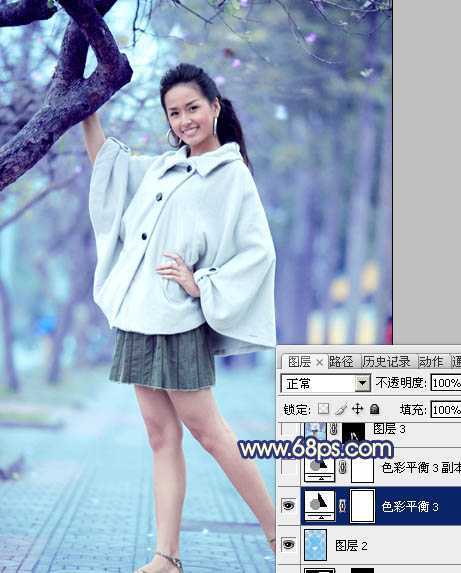 ‘Photoshop将外景人物图片调制出时尚的淡调蓝紫色效果‘